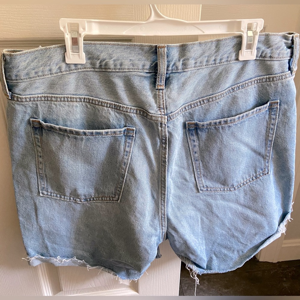 Old Navy High-Rise Slouchy Straight Denim Shorts - Size 14 5” Inseam - Picture 2 of 3